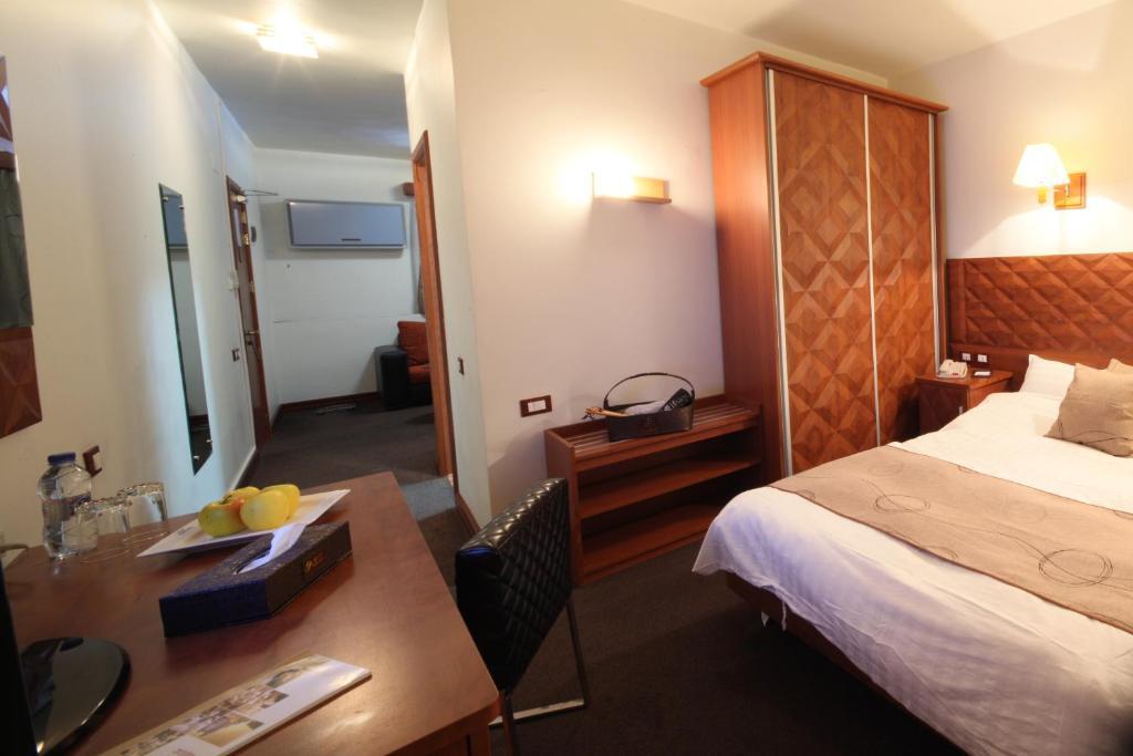 Plasma Hotel Триполи Стая снимка