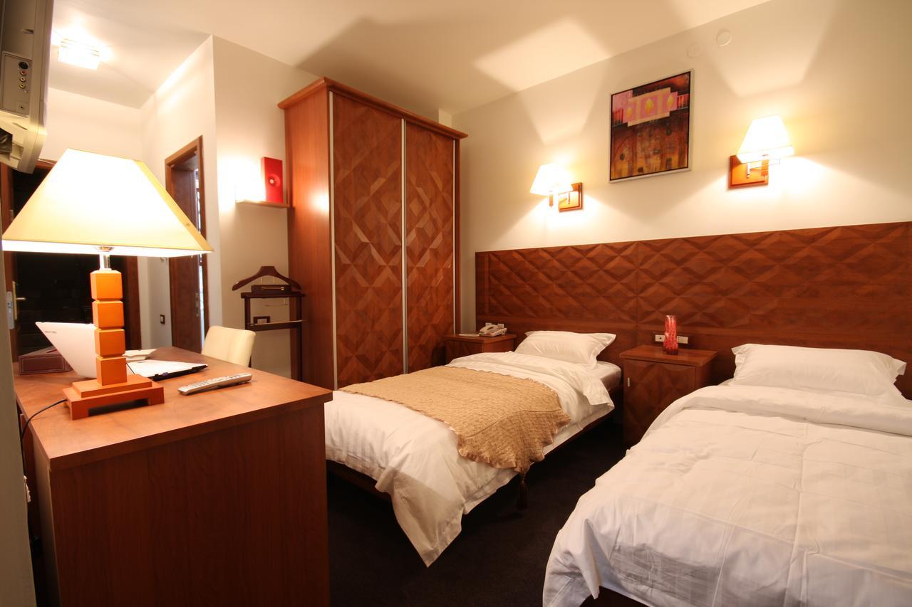 Plasma Hotel Триполи Екстериор снимка